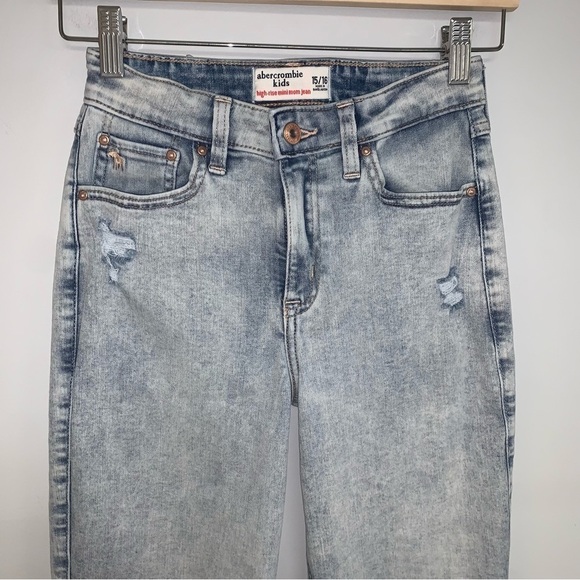 Abercrombie Kids Mini Mom Jeans Size 15/16 Girls Light Acid Wash Denim High Rise - Picture 3 of 8